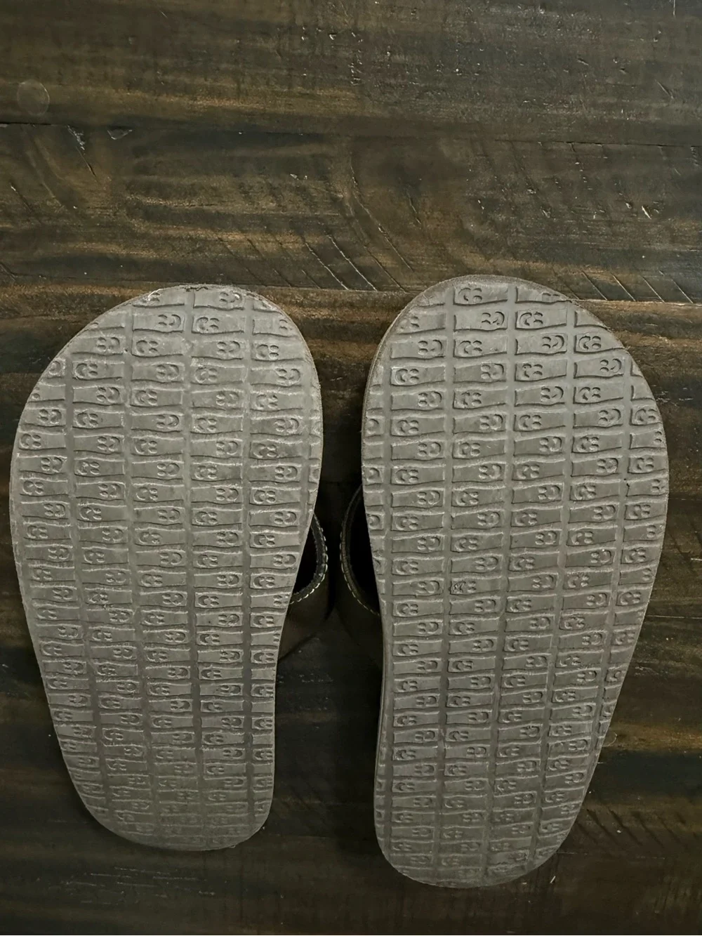 Sanuk Root Beer Cozy Flip Flops Kids Size 2-3 Youth Thong Sandals Faux Leather